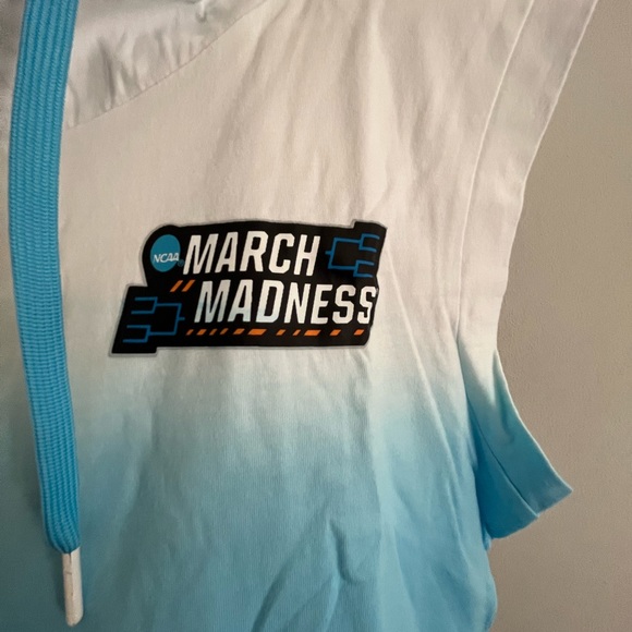 NWT NCAA Basketball March Madness Drawstring Short Sleeve Hoodie w Pocket. - Picture 2 of 5